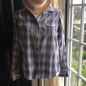 Wrangler brand Size M button too